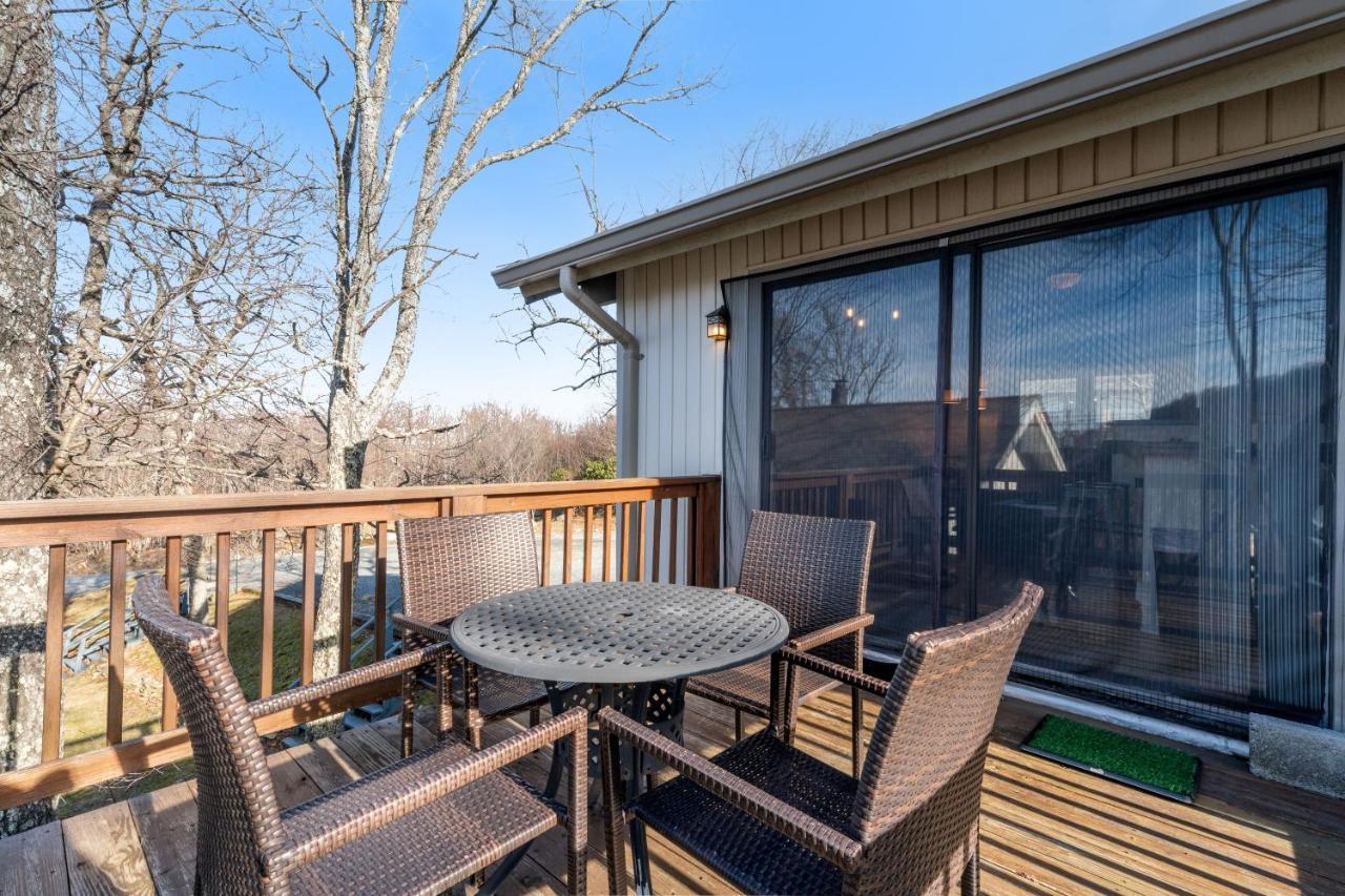 Bear'S Loft Apartment Beech Mountain Exterior photo